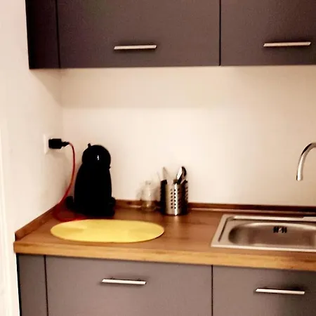 109c Mezzocannone Charming Flat شقة *