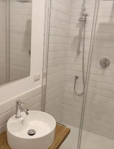 109c Mezzocannone Charming Flat Апартаменты *