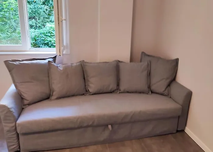 109c Mezzocannone Charming Flat Апартаменты Неаполь