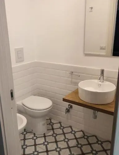 109c Mezzocannone Charming Flat Апартаменты Неаполь